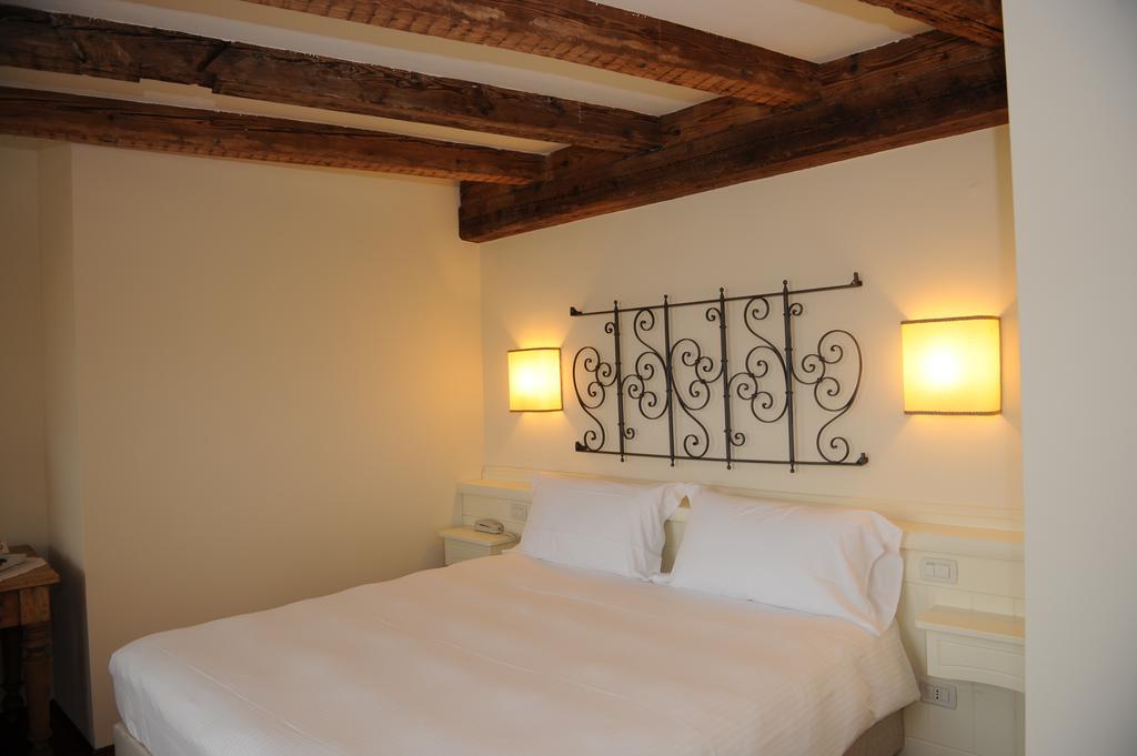 Hotel Relais Vecchio Maso Sopramonte Luaran gambar